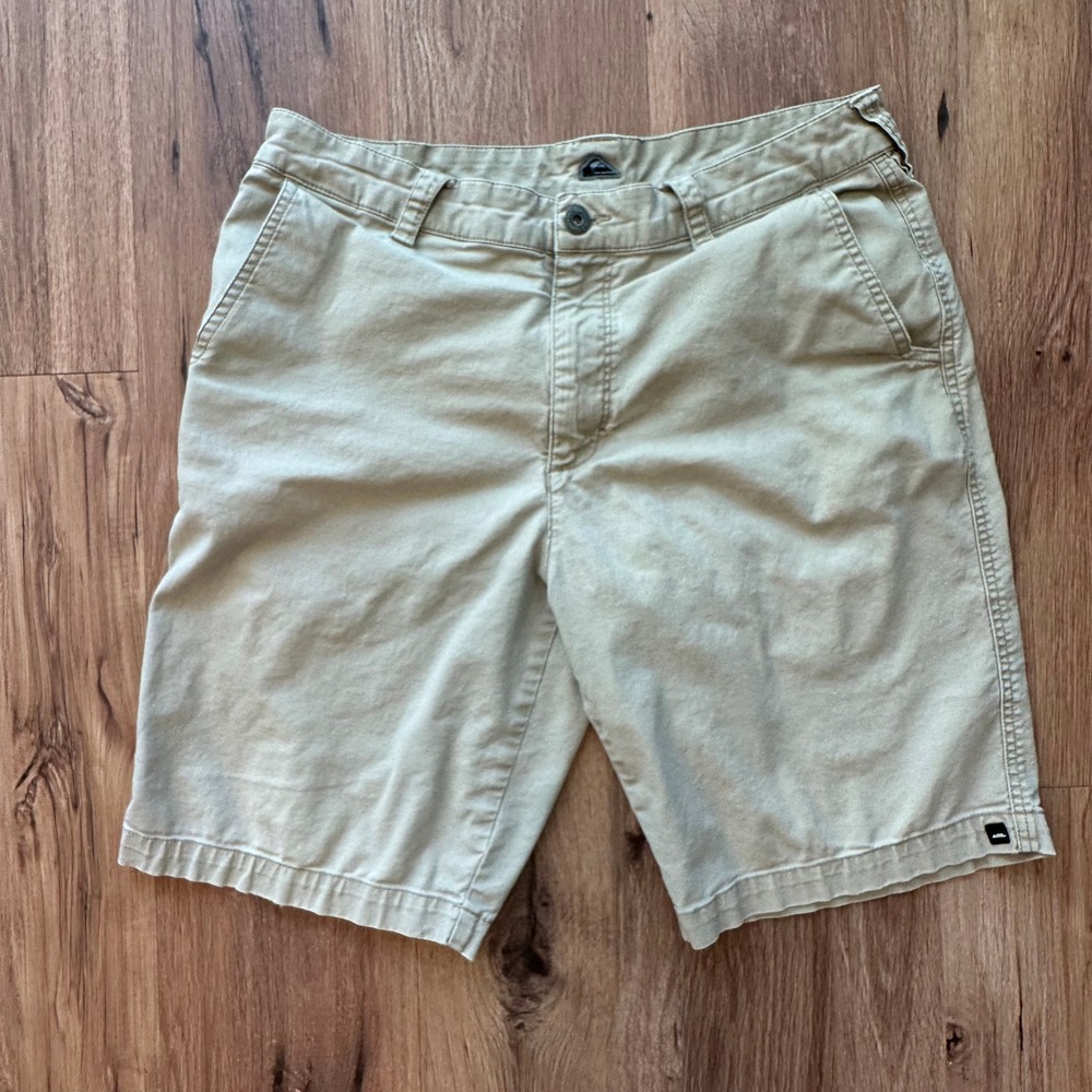 Quiksilver Mens Khaki Chino Shorts Tan Cotton Twill Cargo Zip Pocket Size 32